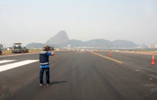 Retomada de operações na pista principal do Aeroporto Santos Dumont