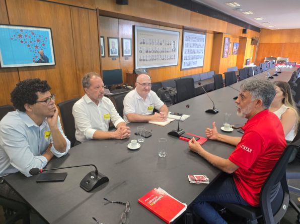 Sinagências articula pautas da regulação com liderança do PT na Câmara