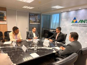 Sinagências entrega Plano de Lutas da categoria ao presidente do COARF