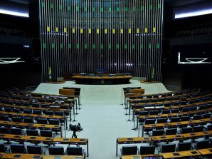 Silêncio que regula:  Senado deve explicações ao país