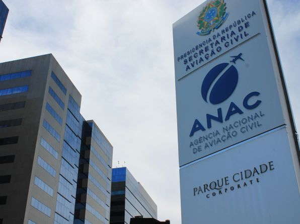 Sinagências notifica influenciador após declarações sobre fiscalização da Anac